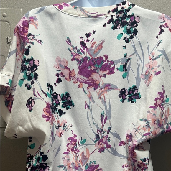 Amazon Essentials Women's Floral Blouse - Multicolor on White - Picture 4 of 8